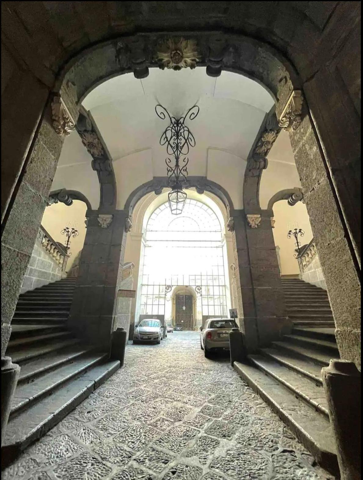 Maison Cassano Charme Apartment Napoli Bagian luar foto