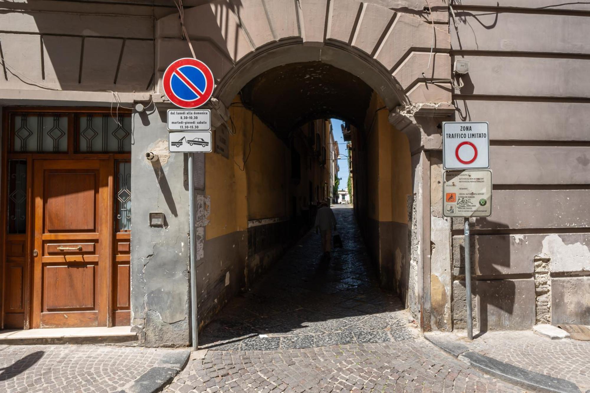 Maison Cassano Charme Apartment Napoli Bagian luar foto